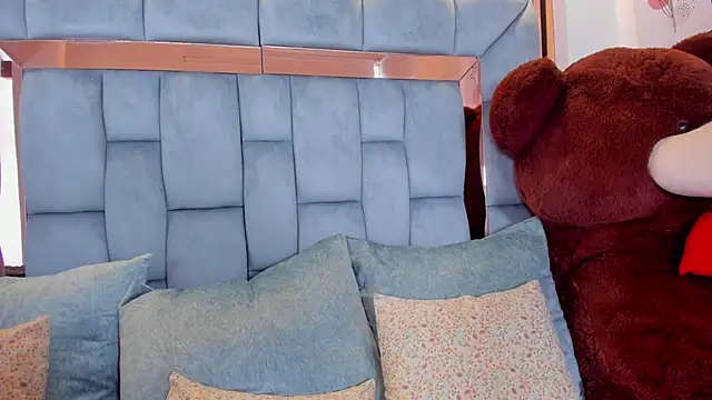 Snapshot of chloeriveraa chatting on November 18, 5:17 pm chloeriveraa online show from November 18, 5:17 pm