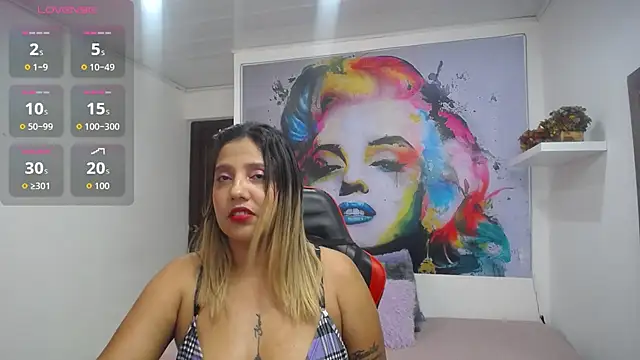 Snapshot of tiana_breeze chatting on October 18, 9:04 pm tiana breeze online show from October 18, 9:04 pm