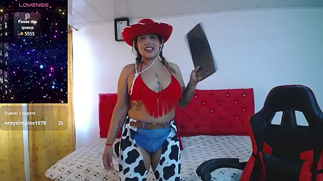 Snapshot of tiana_breeze chatting on October 31, 6:53 pm tiana breeze online show from October 31, 6:53 pm