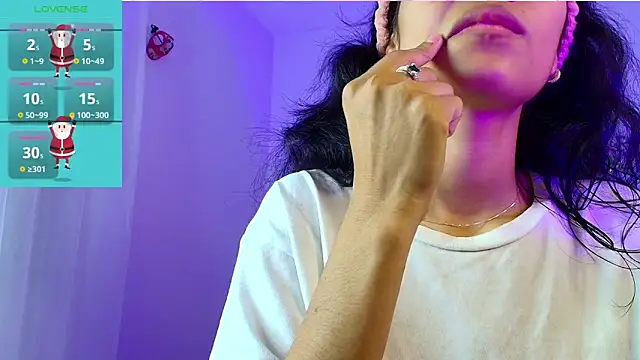 emycarver09 online show from January 13, 11:15 am