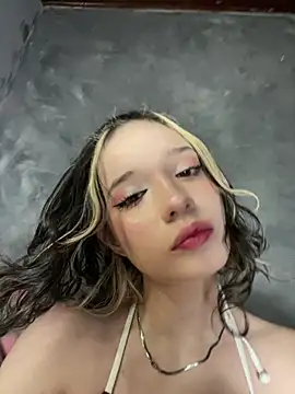 sukubo   online show from April 4, 7:50 am