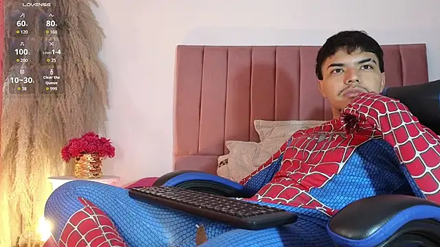 Snapshot of Snowlann chatting on October 29, 1:13 pm Snowlann online show from October 29, 1:13 pm