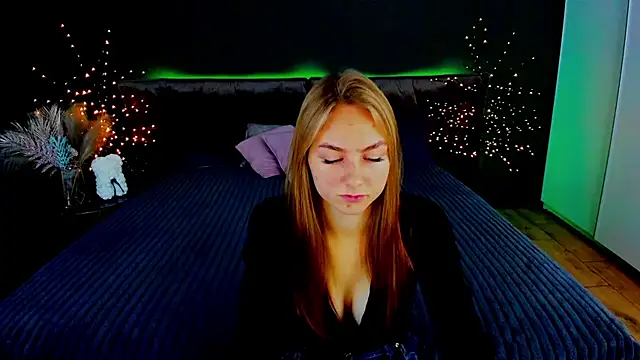 MilaAddams online show from October 16, 5:41 am