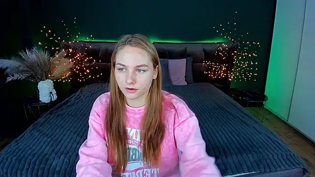 MilaAddams online show from December 3, 6:32 am