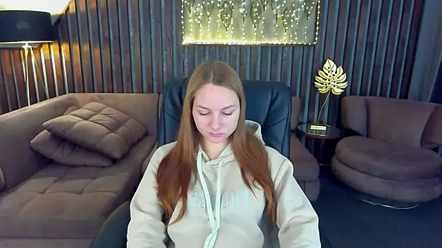 MilaAddams online show from January 18, 6:39 am