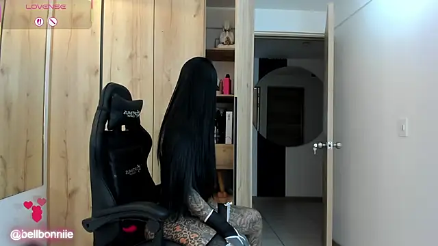 belllbonniie online show from October 8, 7:00 pm