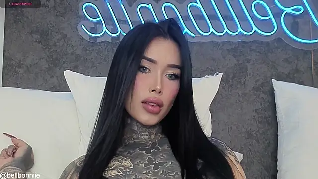 belllbonniie online show from April 14, 8:04 pm