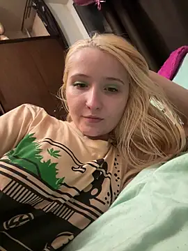 Snapshot of Milana_Key chatting on November 4, 8:41 pm Milana Key online show from November 4, 8:41 pm