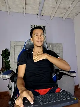 Snapshot of aston_xvera chatting on September 20, 3:24 pm aston xvera online show from September 20, 3:24 pm