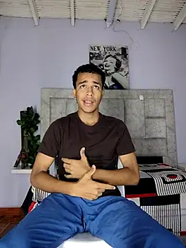 Snapshot of aston_xvera chatting on September 23, 3:42 am aston xvera online show from September 23, 3:42 am