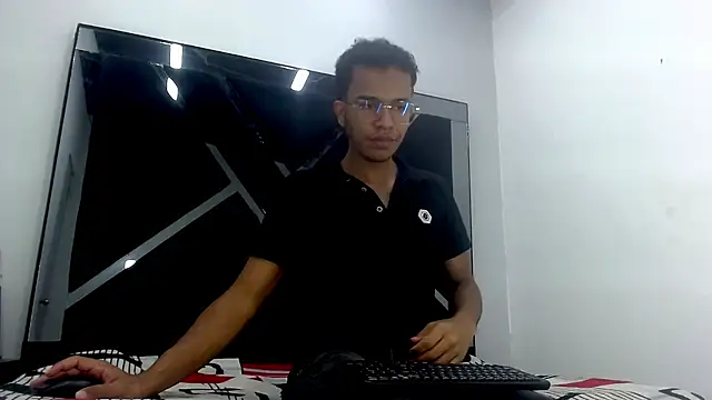 aston xvera online show from November 28, 10:56 pm