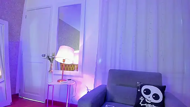 AnniieCooper online show from November 19, 1:44 pm