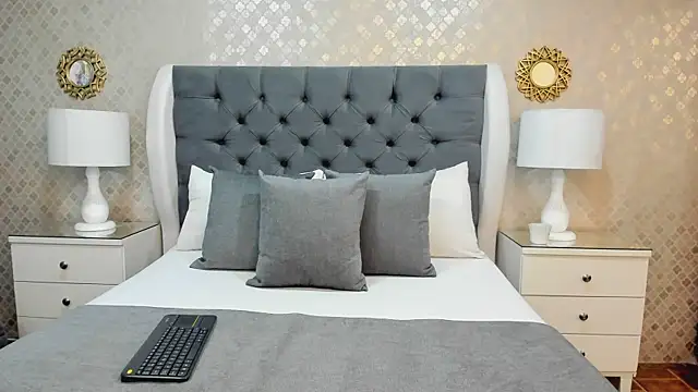 Snapshot of ZoeWilliis chatting on October 3, 12:35 pm ZoeWilliis online show from October 3, 12:35 pm