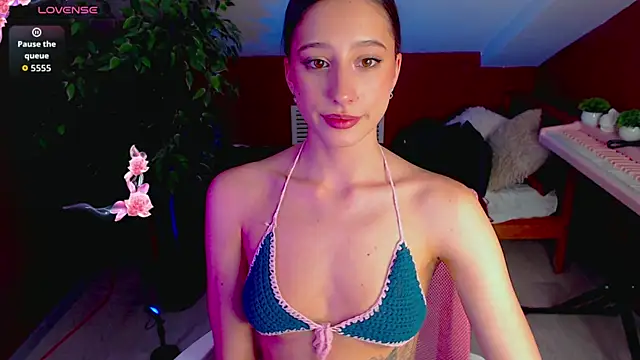 Snapshot of RioEstrella chatting on October 10, 2:27 pm RioEstrella online show from October 10, 2:27 pm