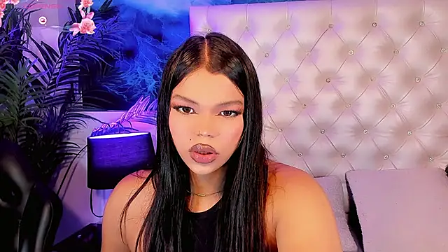 Valeria Swett  online show from May 24, 9:20 pm