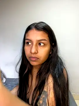  Chloe Smith online show from October 10, 1:10 pm