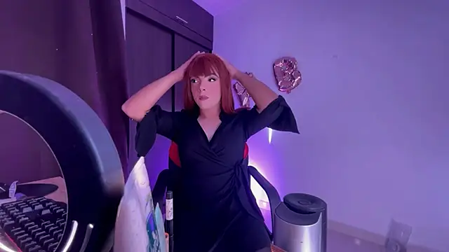 Snapshot of regina_mills_milk chatting on November 24, 1:33 pm regina mills milk online show from November 24, 1:33 pm