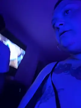 Snapshot of bbwbubbles77 chatting on December 15, 4:55 pm bbwbubbles77 online show from December 15, 4:55 pm