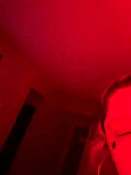 Snapshot of bbwbubbles77 chatting on December 16, 5:01 am bbwbubbles77 online show from December 16, 5:01 am