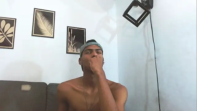 criss zuri online show from September 19, 11:44 am