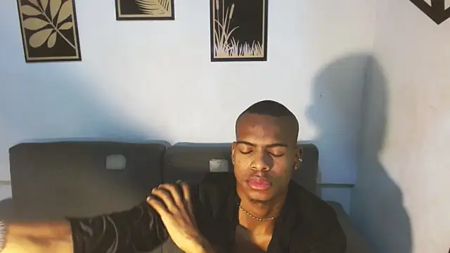 criss zuri online show from September 24, 11:46 am