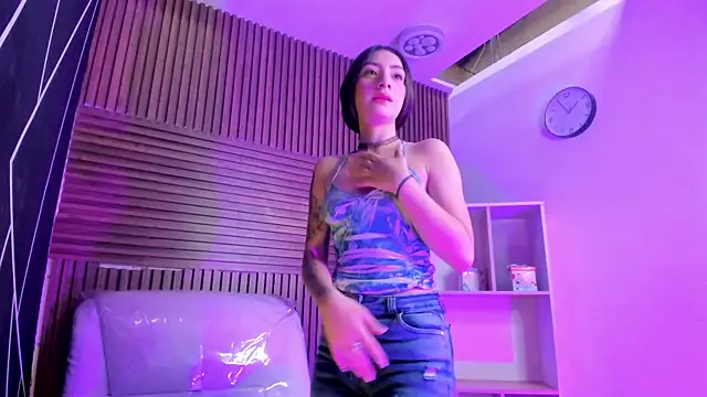 Snapshot of AlliceCopper chatting on November 11, 2:39 pm AlliceCopper online show from November 11, 2:39 pm