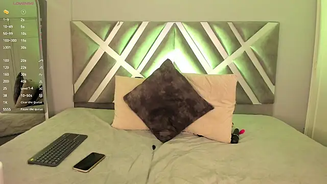 Snapshot of kaylii_purple chatting on November 7, 4:34 am kaylii purple online show from November 7, 4:34 am