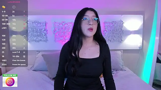 Snapshot of kaylii_purple chatting on December 16, 8:14 pm kaylii purple online show from December 16, 8:14 pm