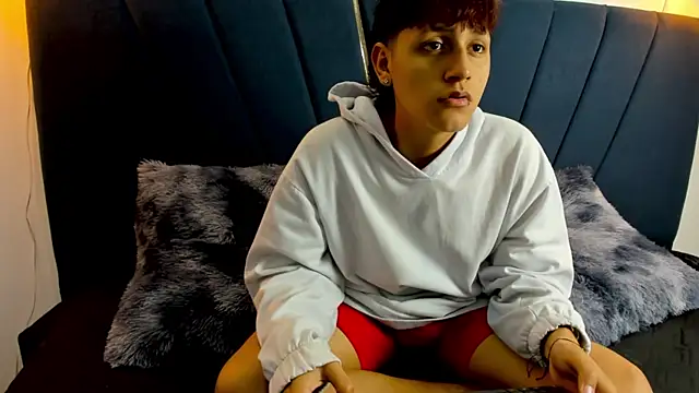 zeusapollofuck online show from September 11, 9:15 pm