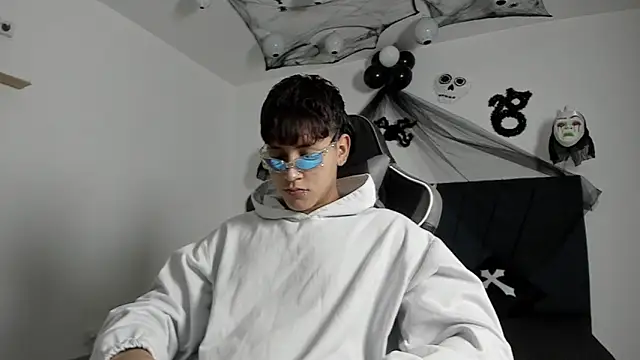 zeusapollofuck online show from October 16, 10:11 pm