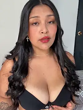 Snapshot of Aurora_fire1 chatting on October 28, 7:38 pm Aurora fire1 online show from October 28, 7:38 pm