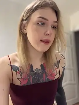 elliss  online show from October 9, 8:01 am