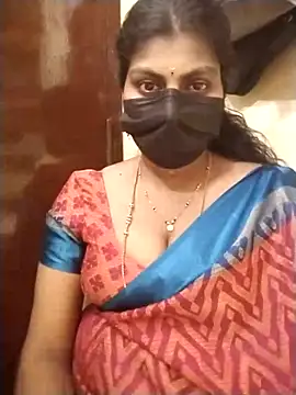Snapshot of Nithiila chatting on April 22, 1:34 pm Nithiila online show from April 22, 1:34 pm