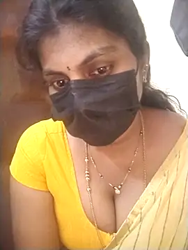 Snapshot of Nithiila chatting on April 24, 5:04 pm Nithiila online show from April 24, 5:04 pm