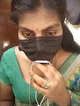 Snapshot of Nithiila chatting on April 27, 12:25 pm Nithiila online show from April 27, 12:25 pm