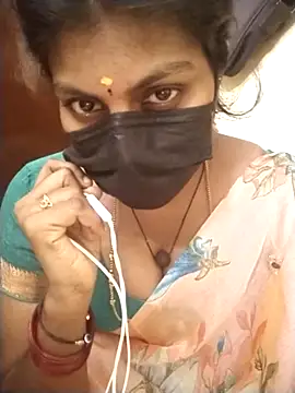 Snapshot of Nithiila chatting on May 12, 5:10 pm Nithiila online show from May 12, 5:10 pm
