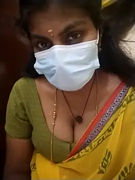 Snapshot of Nithiila chatting on June 4, 5:24 am Nithiila online show from June 4, 5:24 am