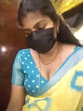 Snapshot of Nithiila chatting on June 5, 12:11 pm Nithiila online show from June 5, 12:11 pm