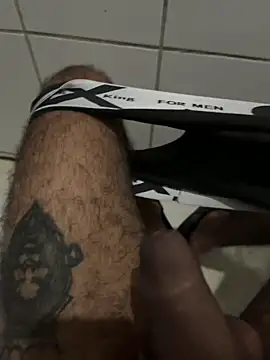 Snapshot of FromVnz chatting on December 15, 1:59 pm FromVnz online show from December 15, 1:59 pm