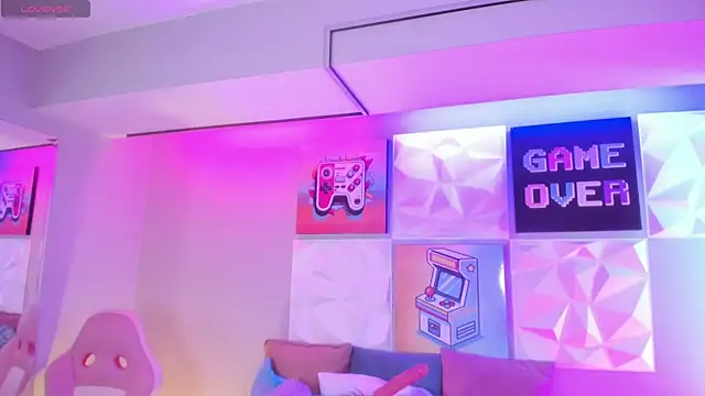 Snapshot of LindaWz_ chatting on November 22, 4:33 am LindaWz online show from November 22, 4:33 am