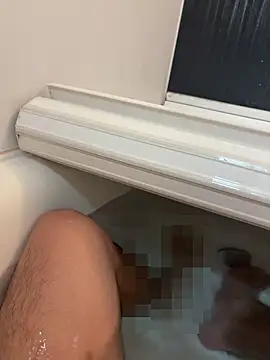 Snapshot of sukebegorilla chatting on November 2, 2:03 am sukebegorilla online show from November 2, 2:03 am