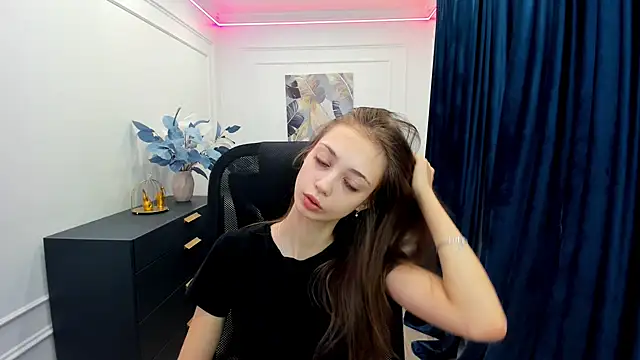 Snapshot of EmilyGraydis chatting on September 26, 4:49 am EmilyGraydis online show from September 26, 4:49 am