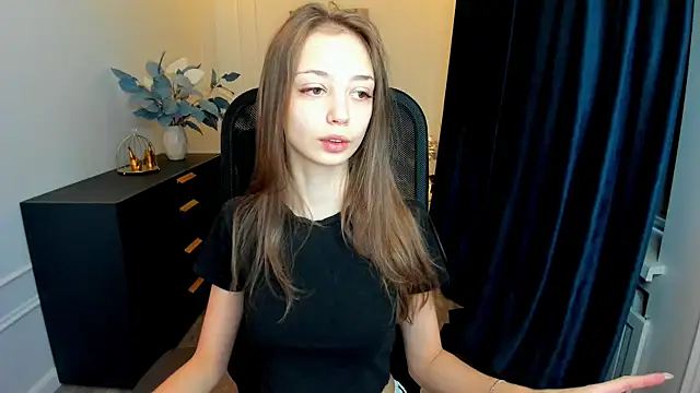Snapshot of EmilyGraydis chatting on September 27, 4:17 am EmilyGraydis online show from September 27, 4:17 am