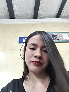 Snapshot of CHARLOTTE__05 chatting on October 20, 1:33 pm CHARLOTTE 05 online show from October 20, 1:33 pm