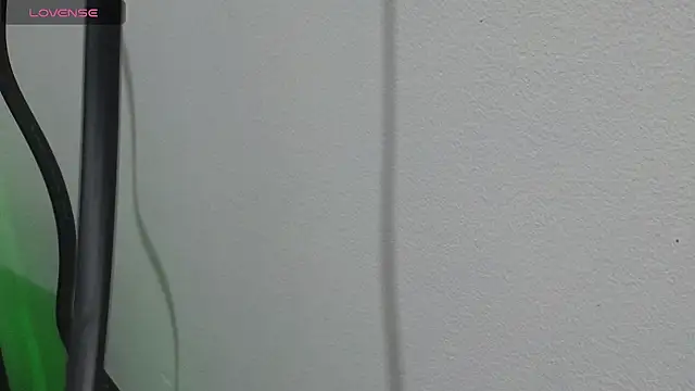 Snapshot of Amy_monroee chatting on September 27, 10:04 pm Amy monroee online show from September 27, 10:04 pm