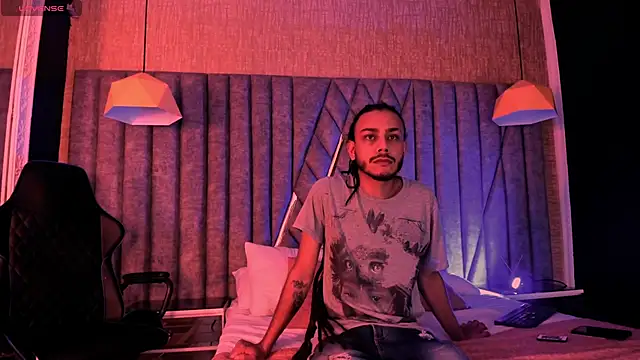 Boss Domiinator online show from October 12, 4:00 am