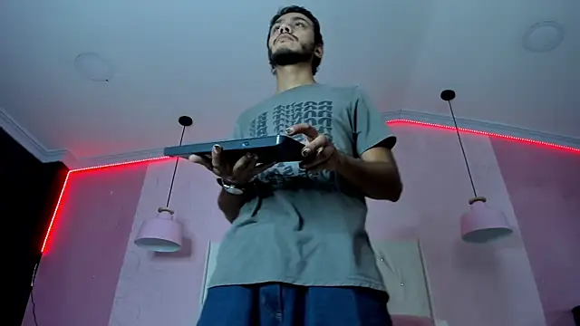 Boss Domiinator online show from March 19, 12:09 pm