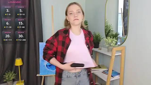 HollieCollelo online show from October 10, 3:16 am