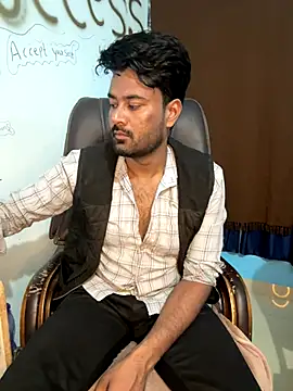 Snapshot of MeekBatgirl chatting on November 20, 1:33 pm MeekBatgirl online show from November 20, 1:33 pm