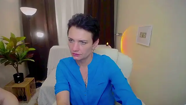 Snapshot of AvaSaturnian chatting on September 13, 12:05 pm AvaSaturnian online show from September 13, 12:05 pm